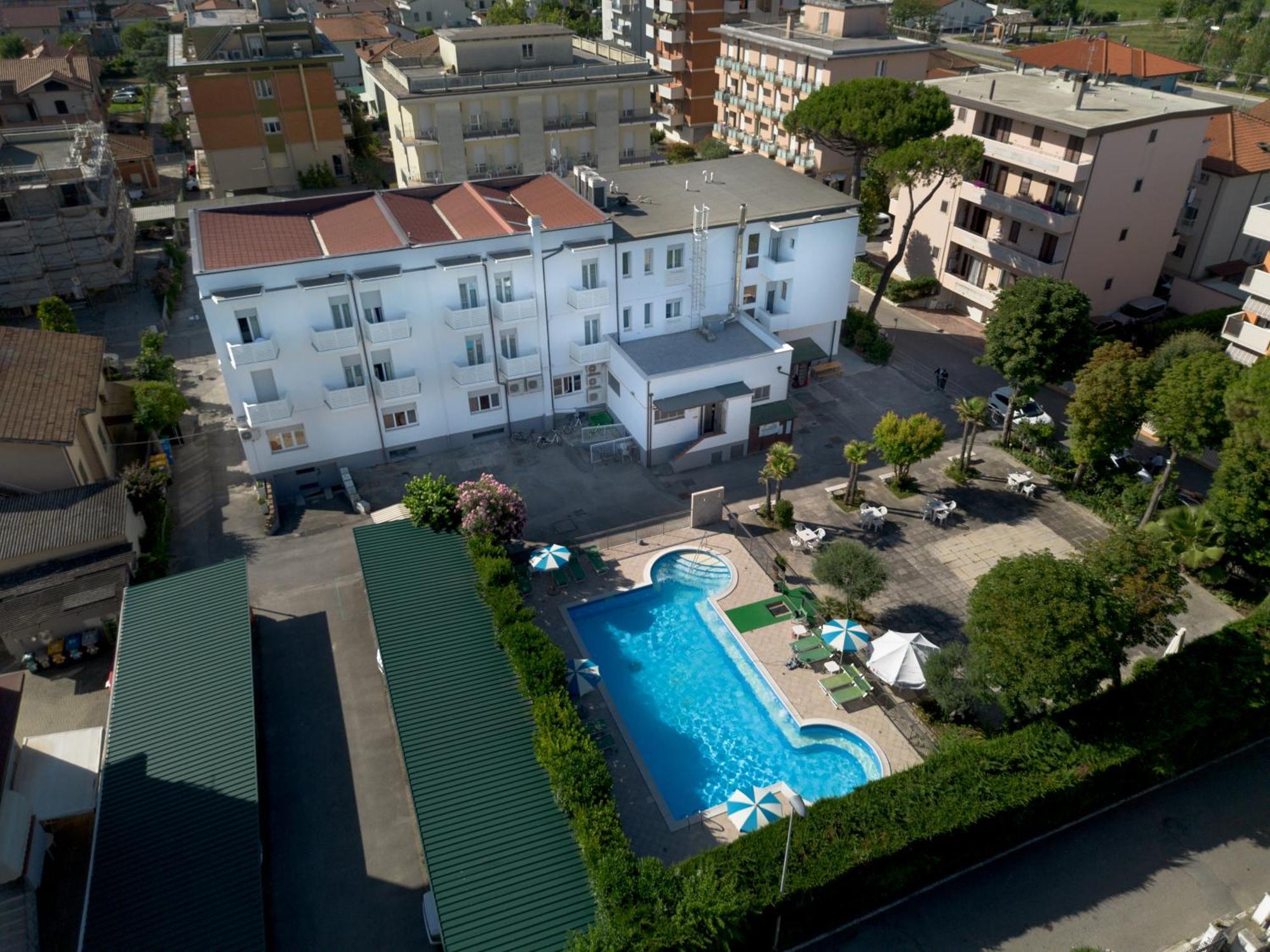 Hotel Vannini Rimini Exterior photo