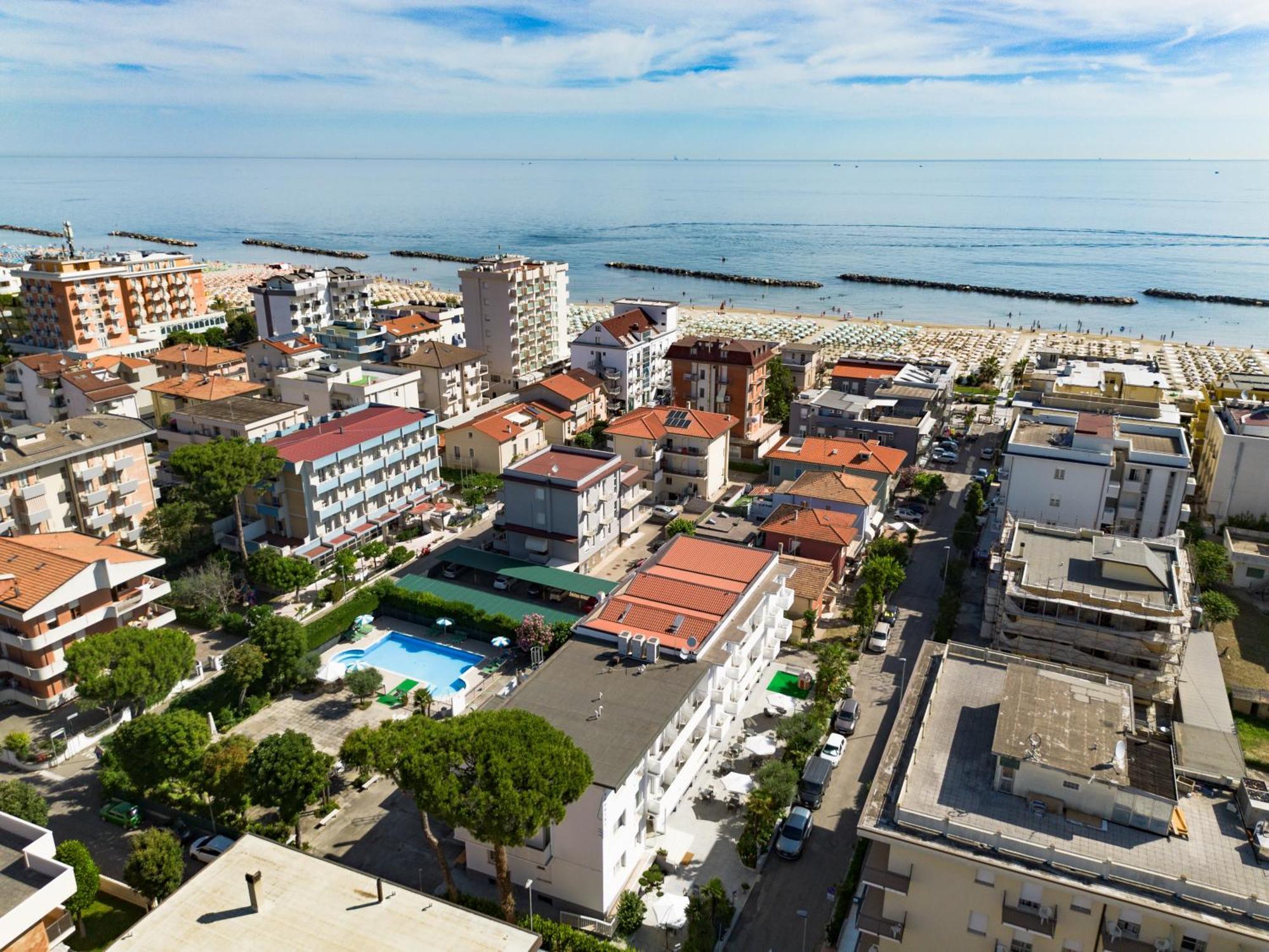 Hotel Vannini Rimini Exterior photo