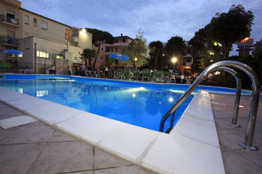 Hotel Vannini Rimini Exterior photo
