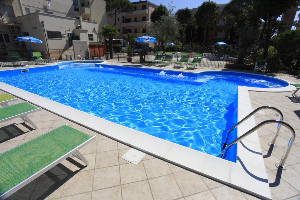 Hotel Vannini Rimini Exterior photo