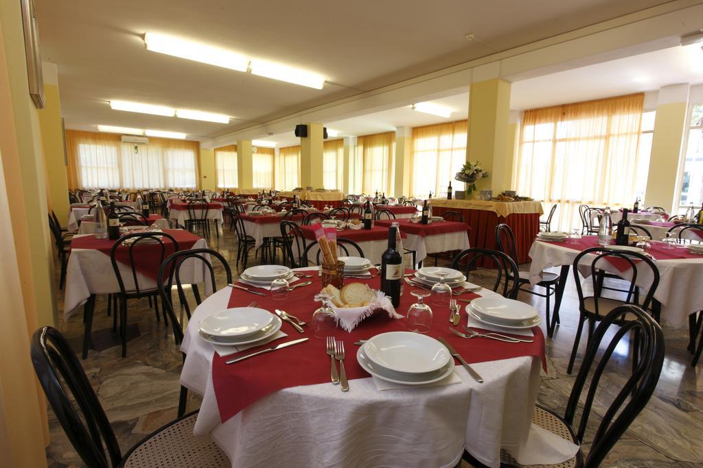 Hotel Vannini Rimini Exterior photo